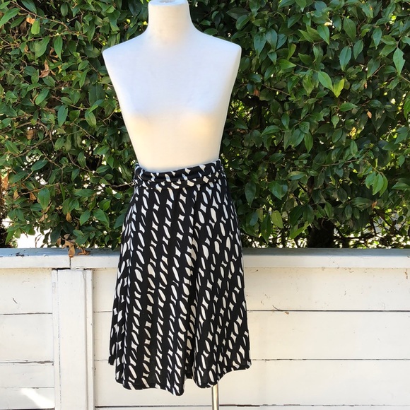 LuLaRoe Dresses & Skirts - Black & White Cotton Knee Length Skirt Azure Style
